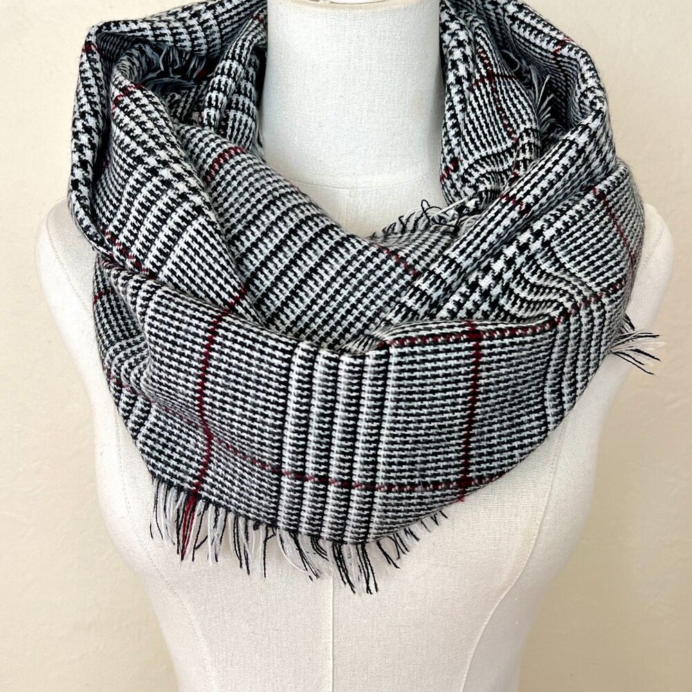 Houndstooth Plaid Cozy Loop Circle Scarf Fringed Trim 90s Y2K Preppy Aesthetic